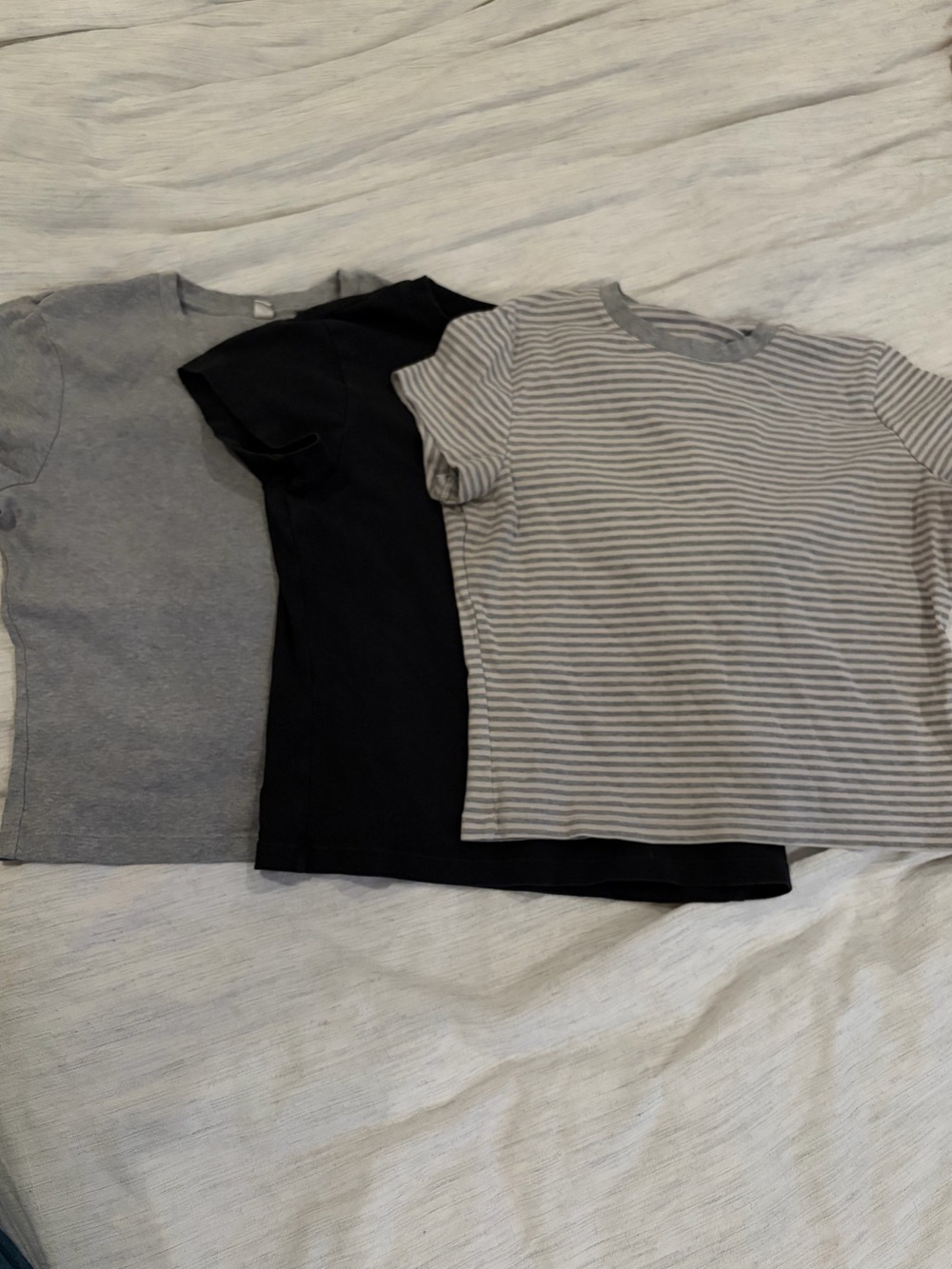 3 pack of Uniqlo mini tees